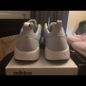 Addidas woman’s tennis shoes